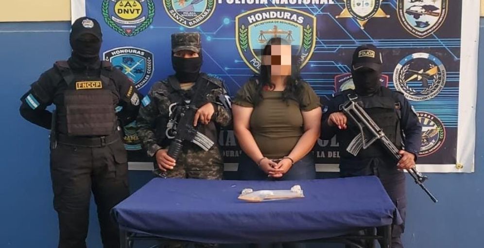Mujer es detenida al intentar ingresar droga en visita a privado de libertad