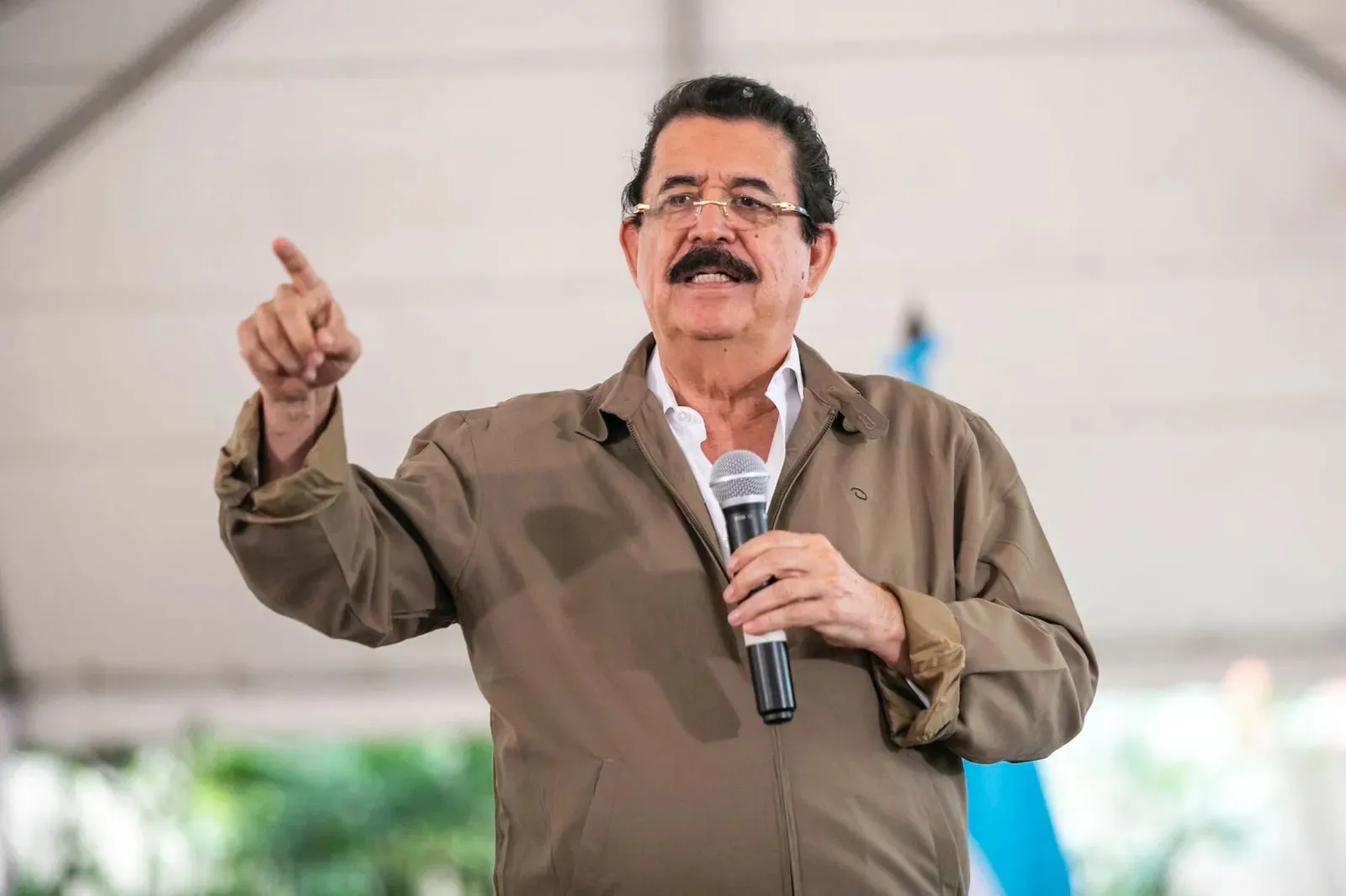 Manuel Zelaya: Las elecciones en la fecha establecida son una responsabilidad histórica que no puede ser ignorada