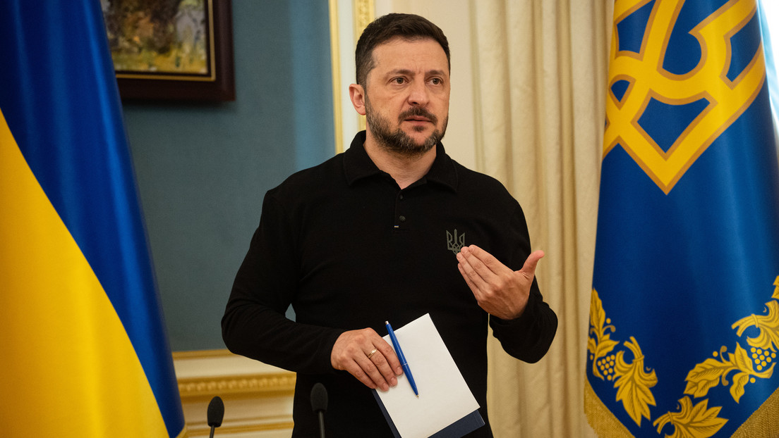Padre de Musk califica a Zelenski de una «herramienta útil» para Occidente