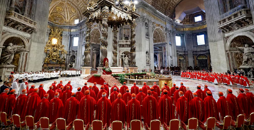 Todos los cardenales que participarán en el cónclave están en Roma