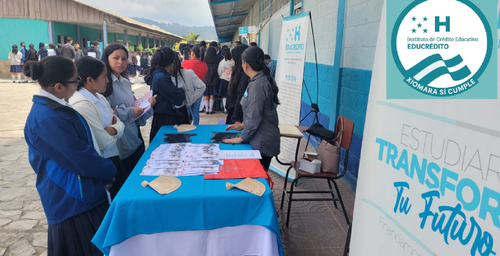 EDUCRÉDITO presente en feria de derechos juveniles organizada por INJUVE