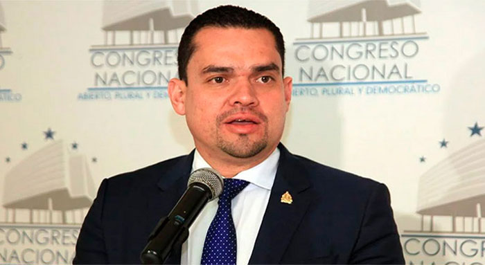 Tomás Zambrano denuncia intento de aprobar la Ley de Justicia Tributaria a espaldas del pueblo hondureño