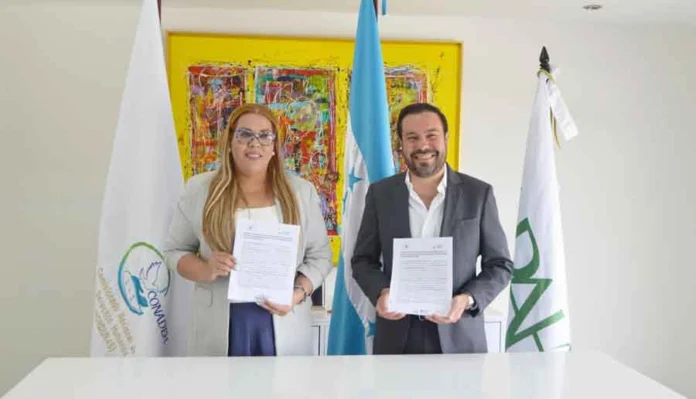 CONADEH y APAH firman convenio para promover y proteger los derechos humanos en el sector azucarero