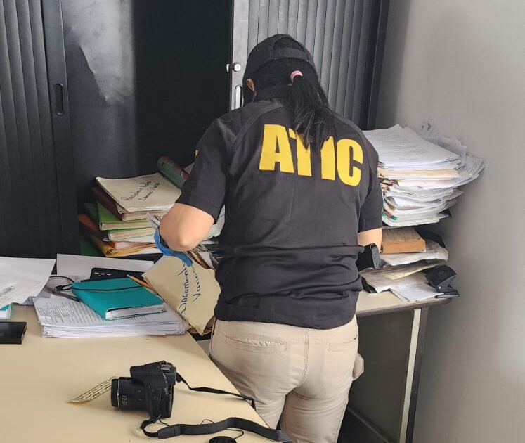 Capturan en flagrancia a secretario municipal de Namasigüe por presunto cohecho propio