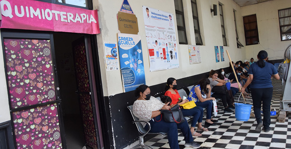 Pacientes oncológicos denuncian desabastecimiento crítico de medicamentos en el Hospital San Felipe