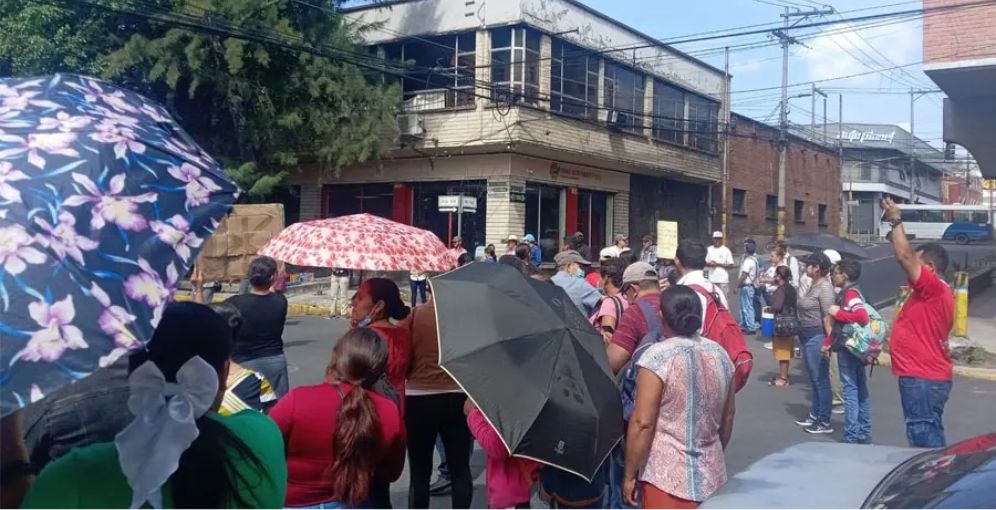 Pacientes renales protestan en Comayagüela contra cambio de proveedor de diálisis y temen privatización