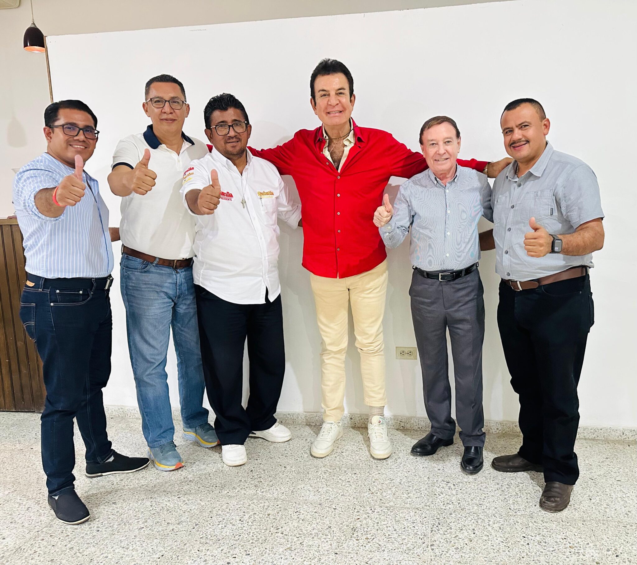 Salvador Nasralla se reúne con alcaldes de Comayagua y Siguatepeque para fortalecer estrategia electoral