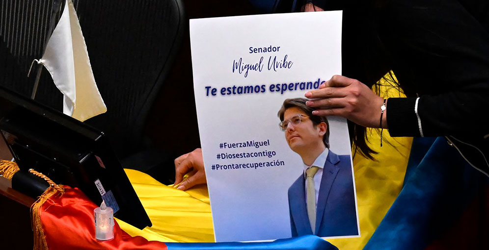 Senador colombiano Miguel Uribe Turbay muestra mejoría tras atentado con arma de fuego
