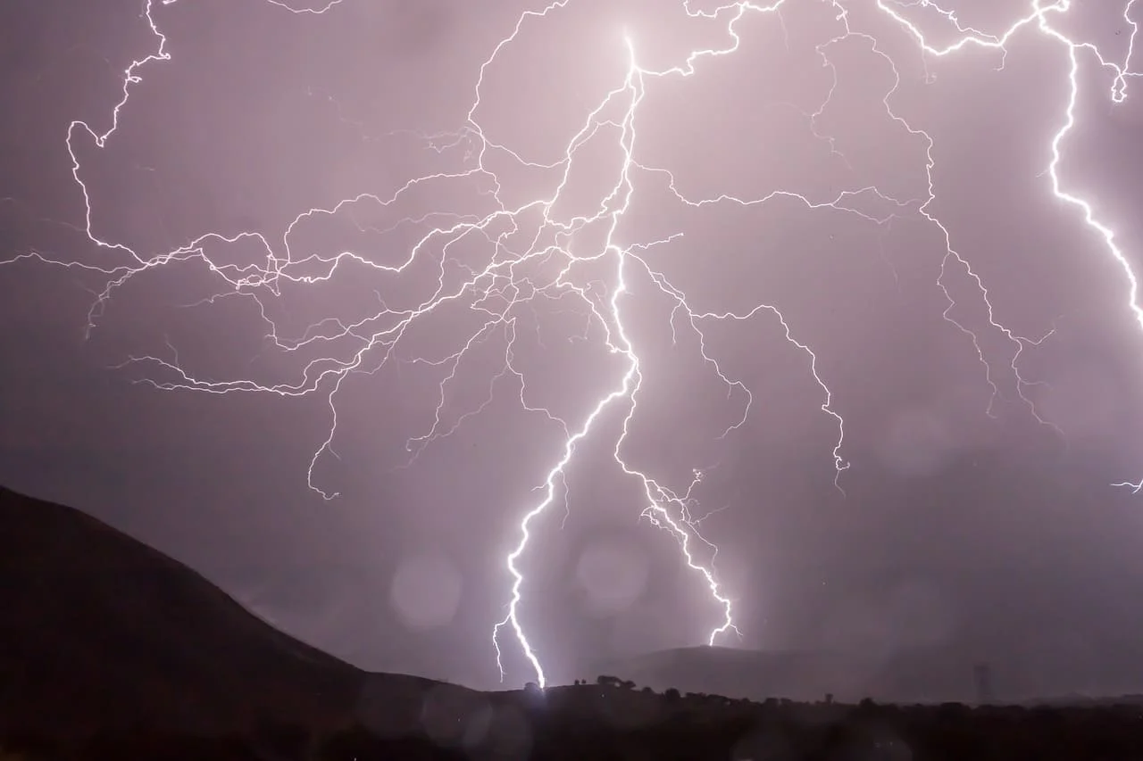 Copeco emite alerta por tormentas eléctricas y recomienda extremar precauciones en todo el país