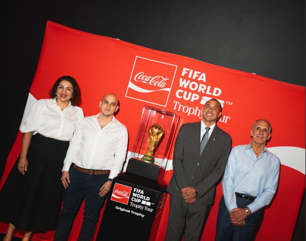 El Trofeo Original de la Copa Mundial de la FIFA™ desata euforia en San Pedro Sula con miles de fans hondureños